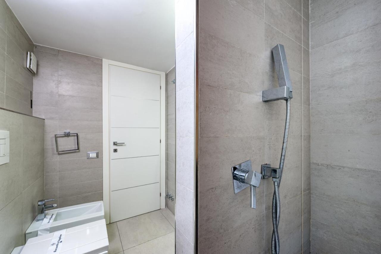 Irex Tevere Sant Angelo Private Apartment Rome Bagian luar foto