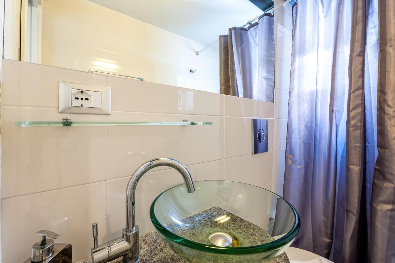 Irex Tevere Sant Angelo Private Apartment Rome Bagian luar foto