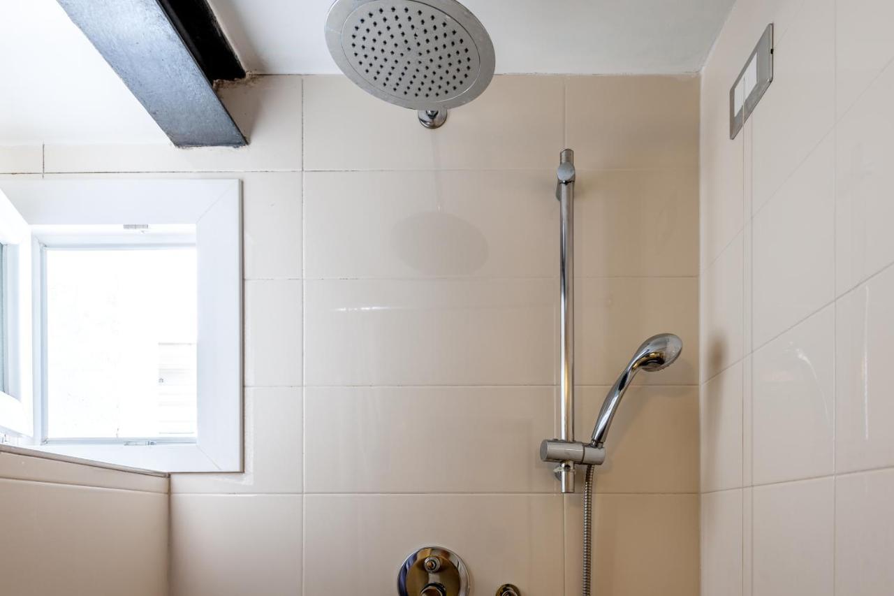 Irex Tevere Sant Angelo Private Apartment Rome Bagian luar foto