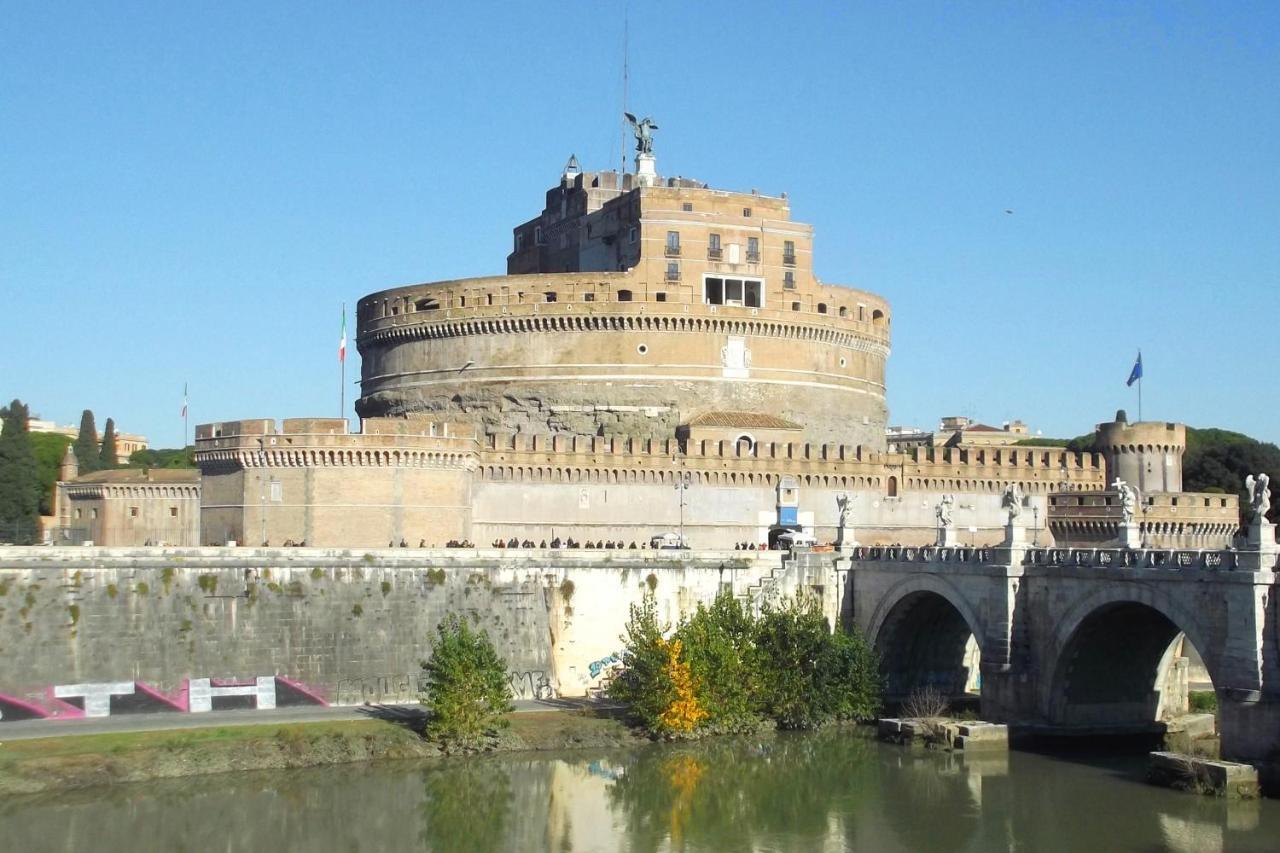 Irex Tevere Sant Angelo Private Apartment Rome Bagian luar foto