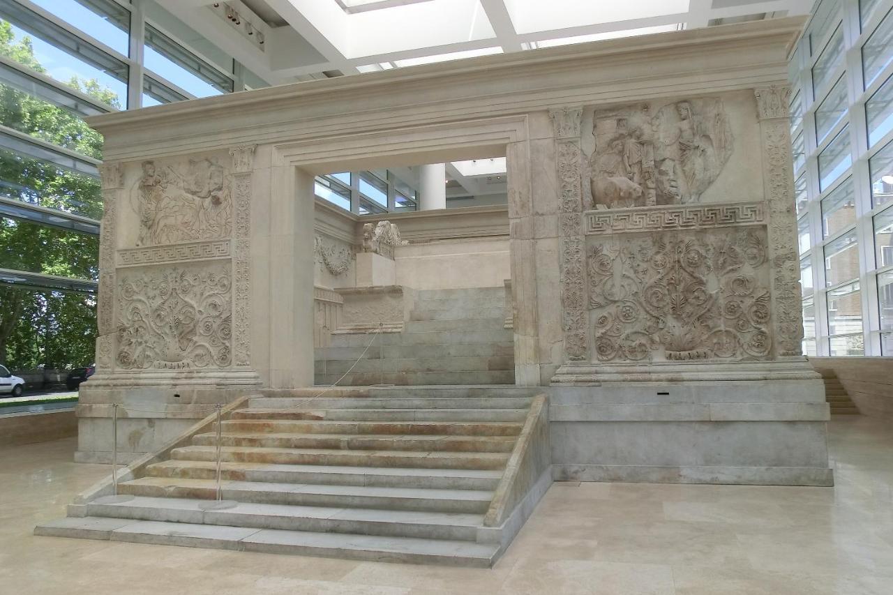 Irex Tevere Sant Angelo Private Apartment Rome Bagian luar foto